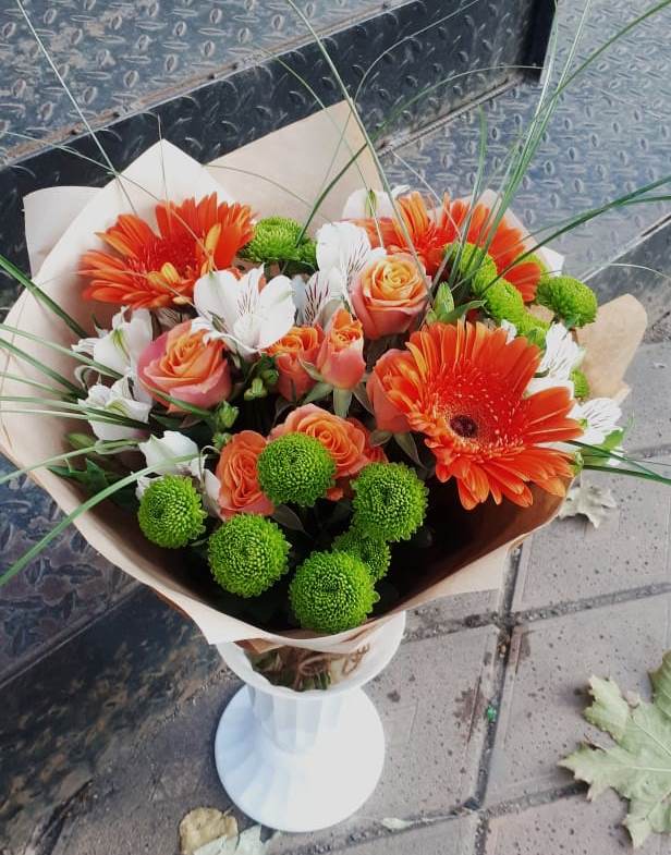 Букет цветов из: Герберы, Хризантемы, Альстромерии и Розы в Спасске Пензенской области