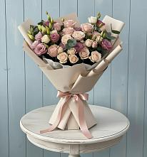 Букет цветов из:  Розы и Лизиантусы в Спасске Пензенской области