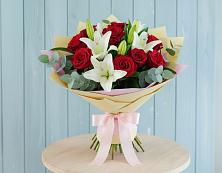 Букет цветов из:  Лилии и Розы в Спасске Пензенской области