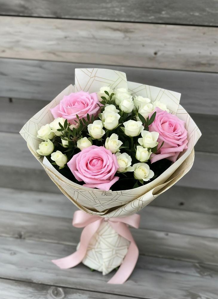 Букет цветов из: Розы в Спасске Пензенской области