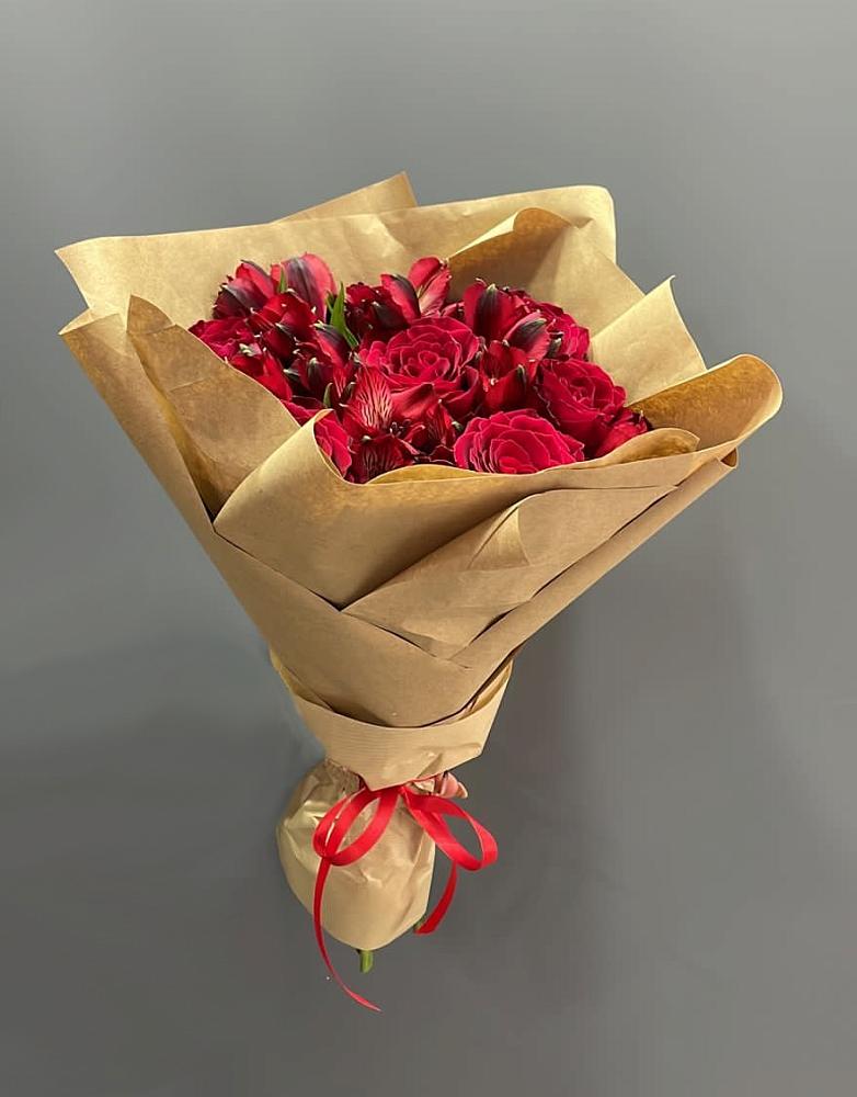 Букет цветов из: Альстромерии и Розы в Спасске Пензенской области