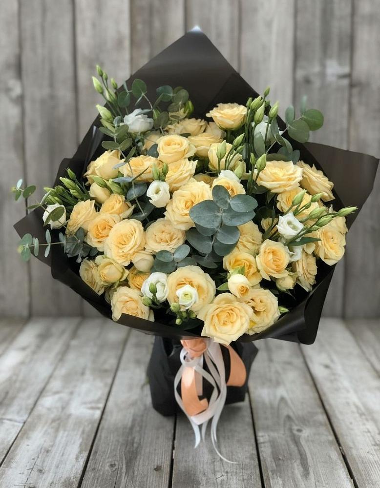 Букет цветов из: Розы и Лизиантусы в Спасске Пензенской области