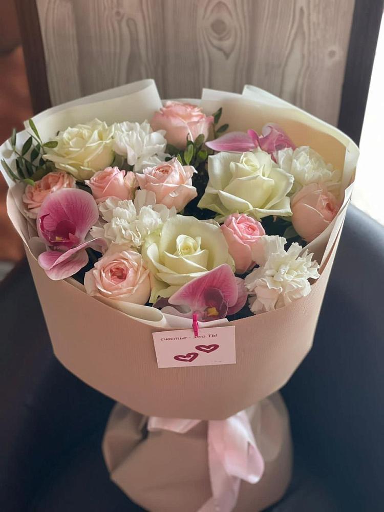 Букет цветов из: Орхидеи, Розы и Гвоздики в Спасске Пензенской области