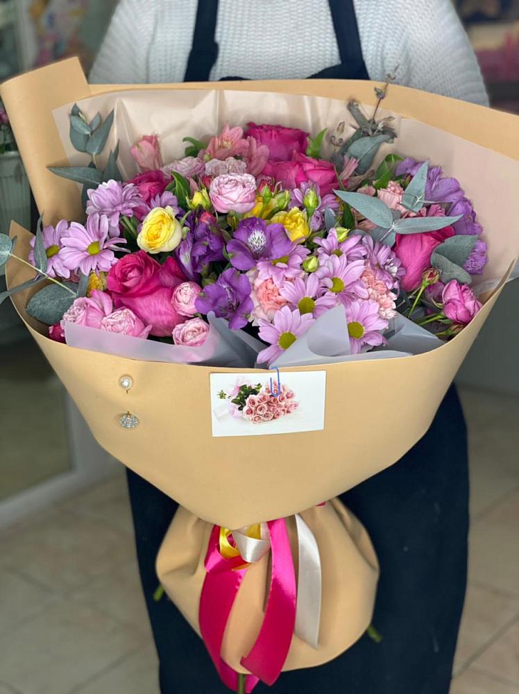 Букет цветов из: Хризантемы, Гвоздики и Альстромерии в Спасске Пензенской области