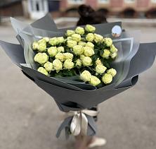 Букет Белые кустовые розы Солинеро в Спасске Пензенской области
