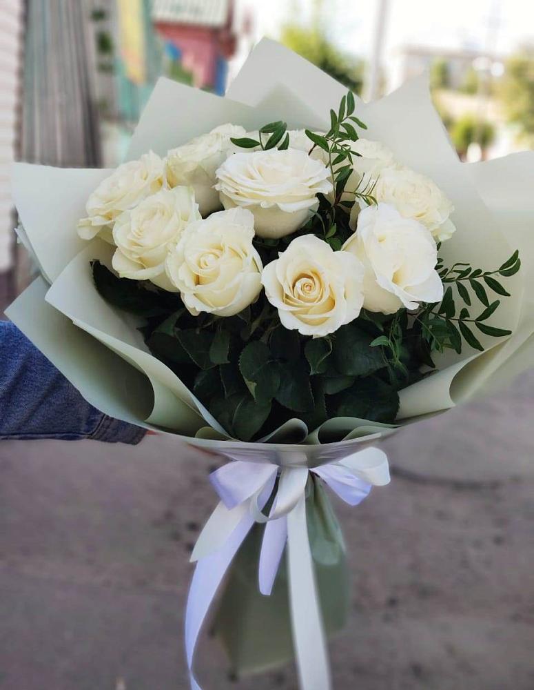 Букет Белые розы Проуд в Спасске Пензенской области