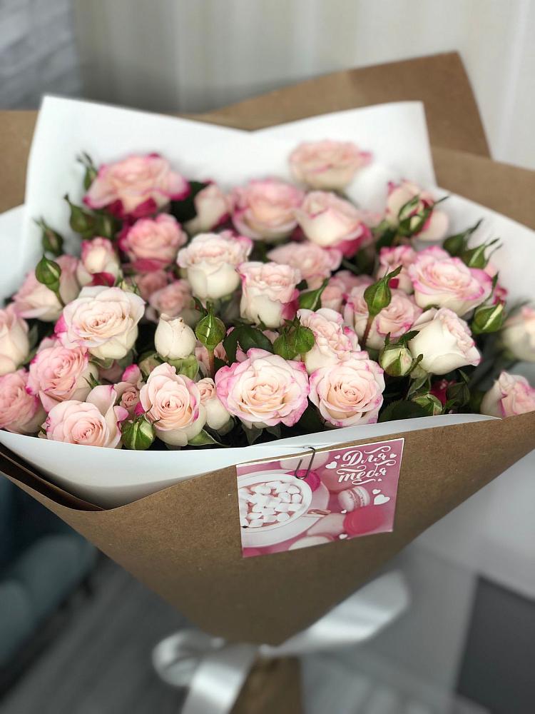 Букет цветов из: Розы в Спасске Пензенской области