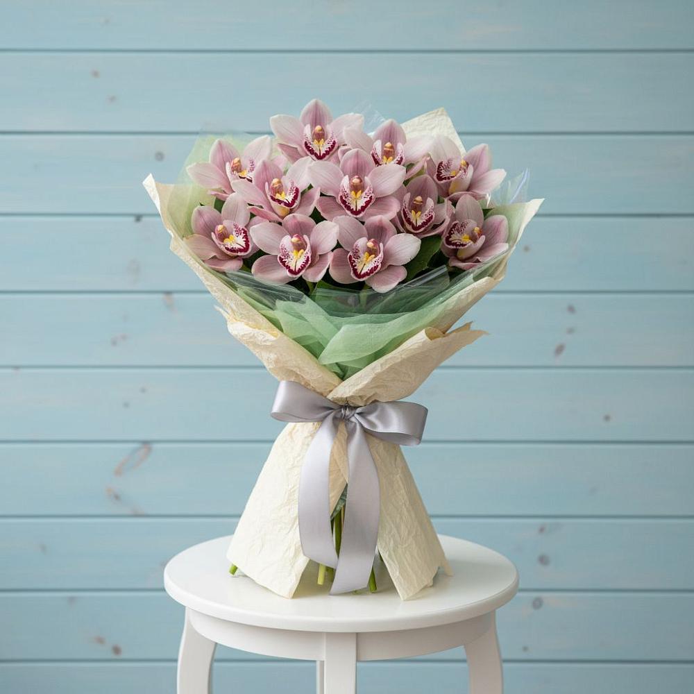 Букет цветов из: Орхидеи и Розы в Спасске Пензенской области