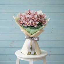 Букет цветов из:  Орхидеи и Розы в Спасске Пензенской области