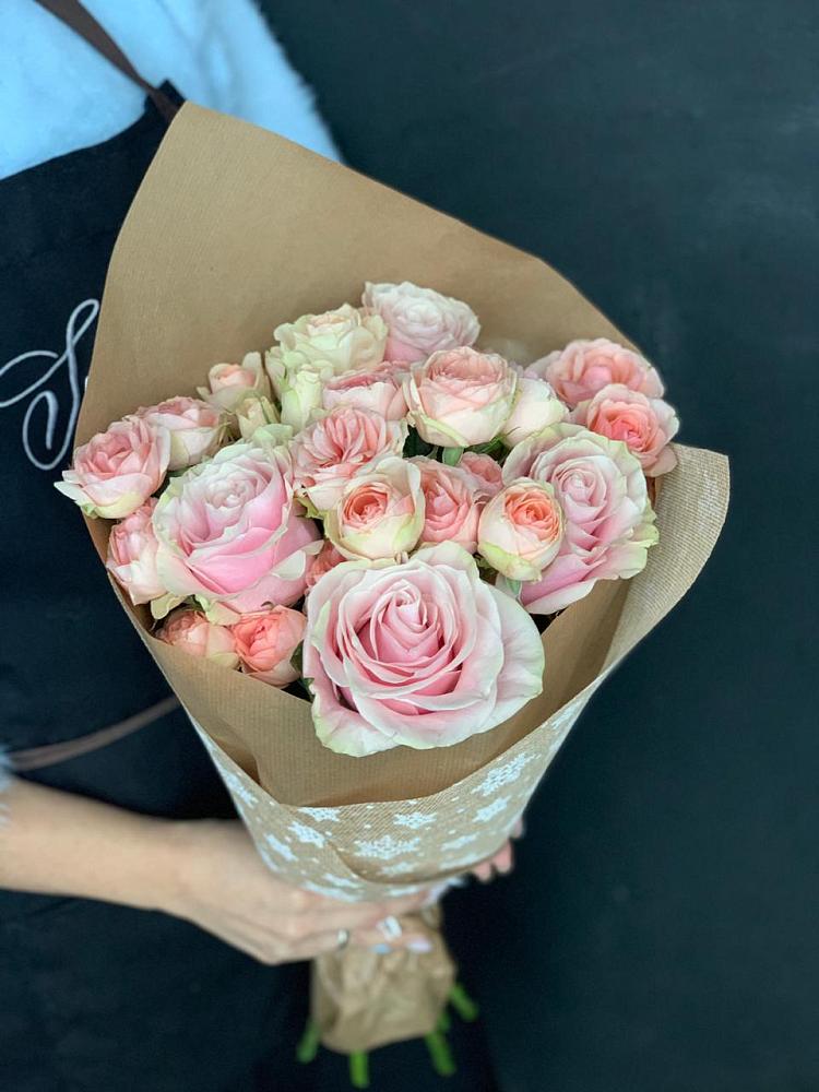 Букет цветов из: Хризантемы и Розы в Спасске Пензенской области