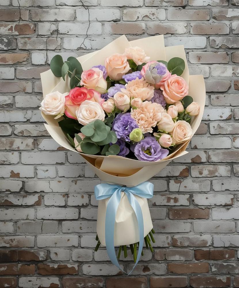 Букет цветов из: Розы, Лизиантусы и Гвоздики в Спасске Пензенской области