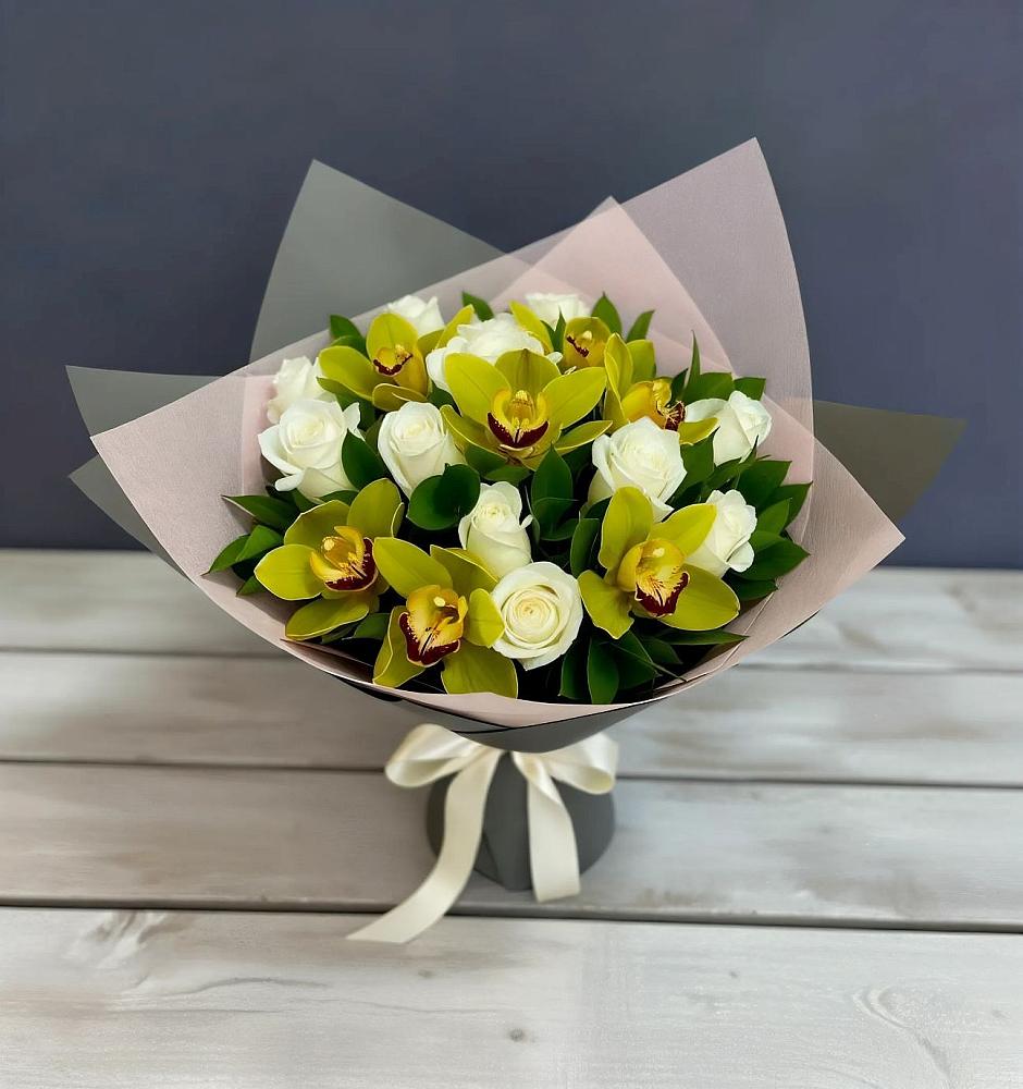 Букет цветов из: Орхидеи и Розы в Спасске Пензенской области