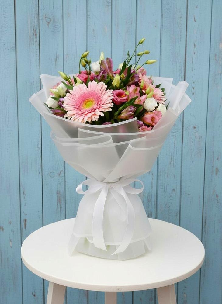 Букет цветов из: Герберы, Альстромерии и Лизиантусы в Спасске Пензенской области