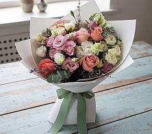 Букет цветов из:  Розы, Лизиантусы и Гвоздики в Спасске Пензенской области