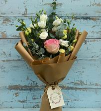 Букет цветов из:  Розы и Лизиантусы в Спасске Пензенской области