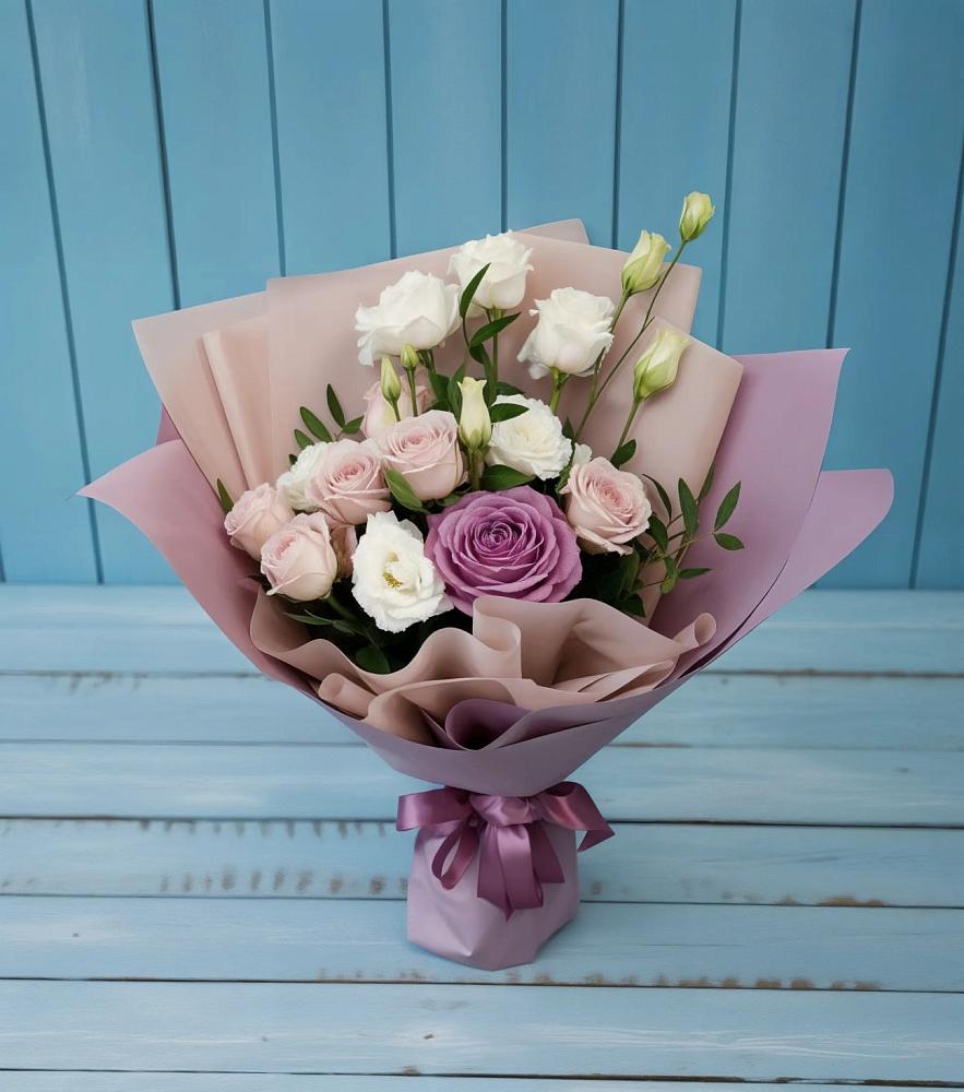 Букет цветов из: Розы и Лизиантусы в Спасске Пензенской области